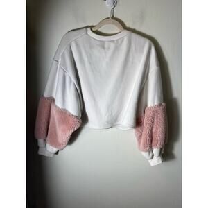 BlueBlush White Cropped Sweatshirt Size Small
